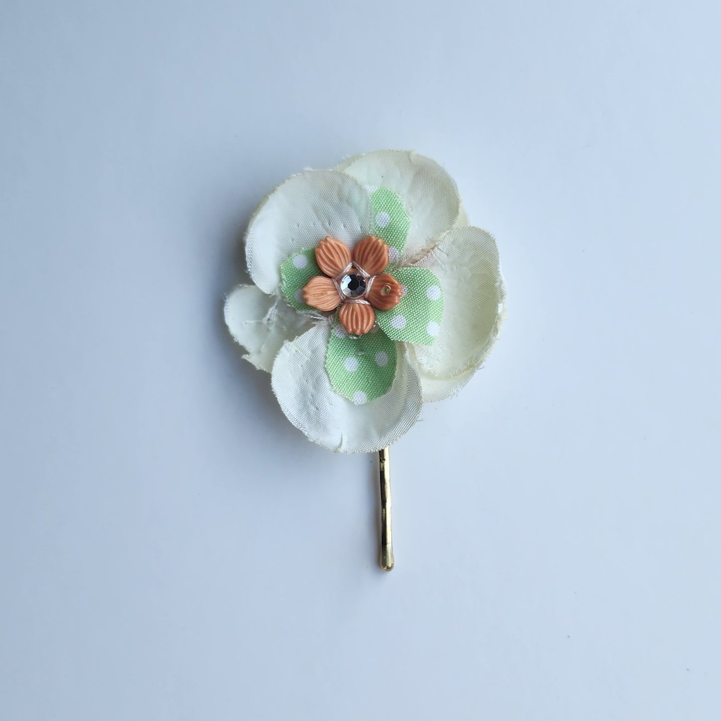 Hand-made small flower hair pin