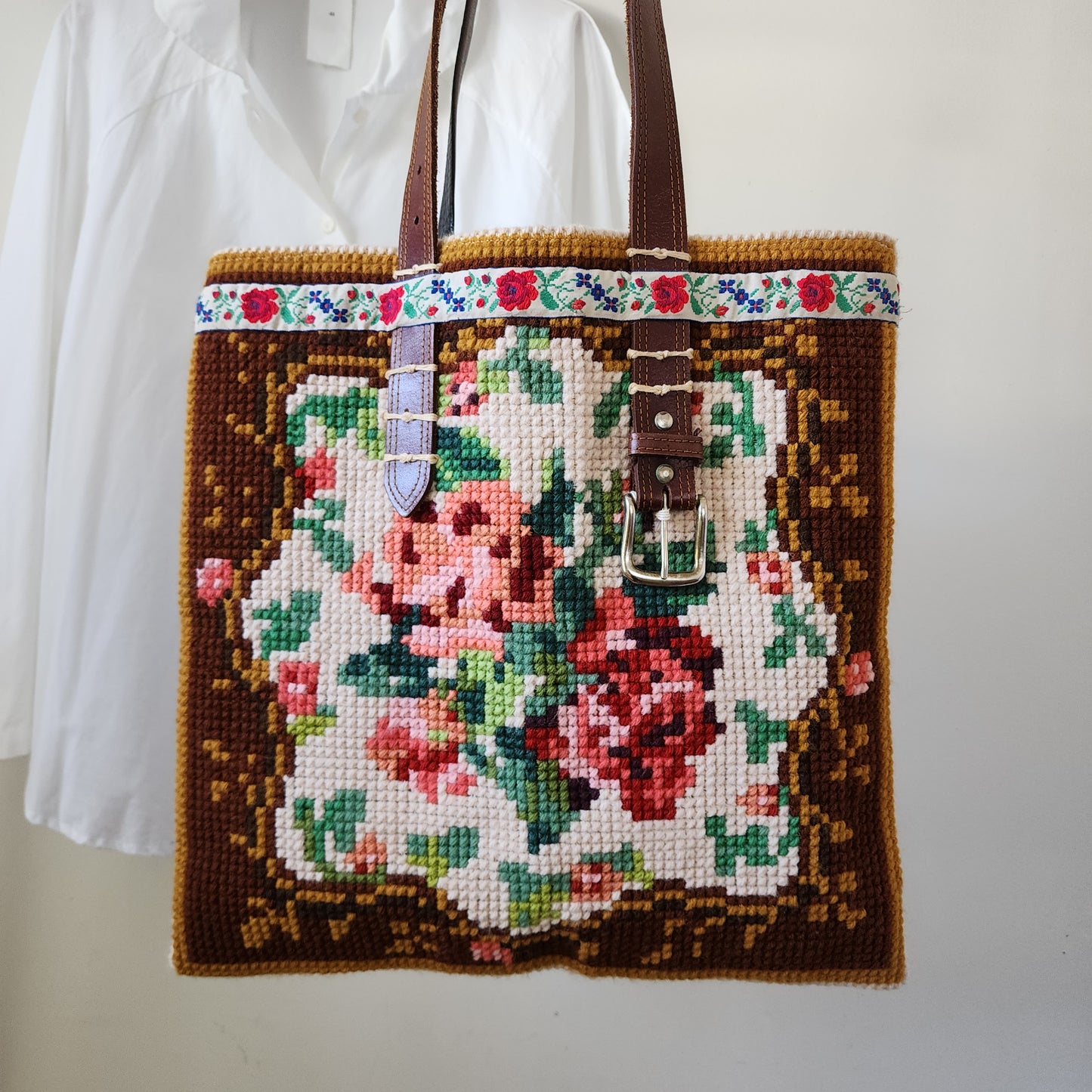 Tapestry tote bag