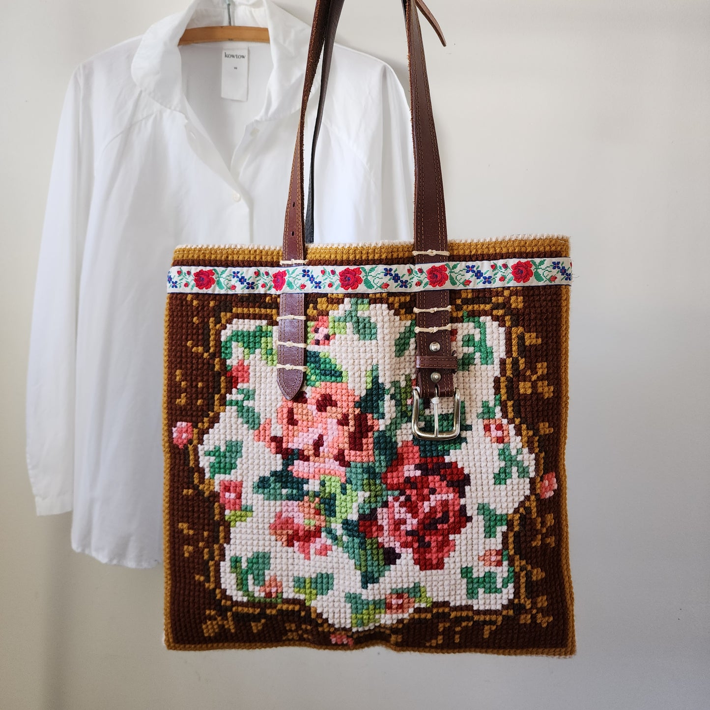 Tapestry tote bag