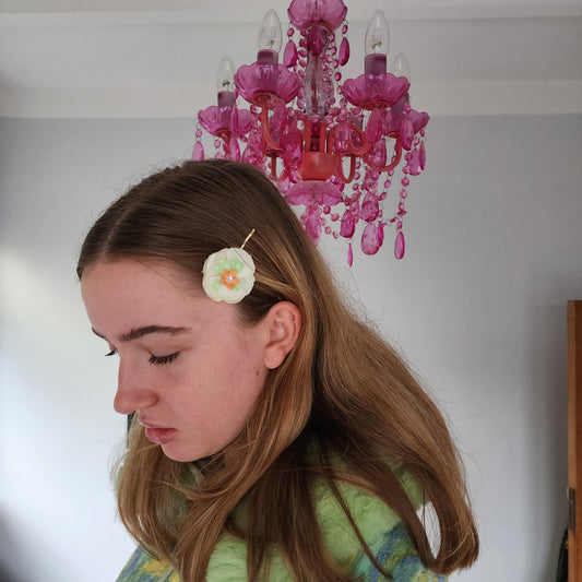 Hand-made small flower hair pin