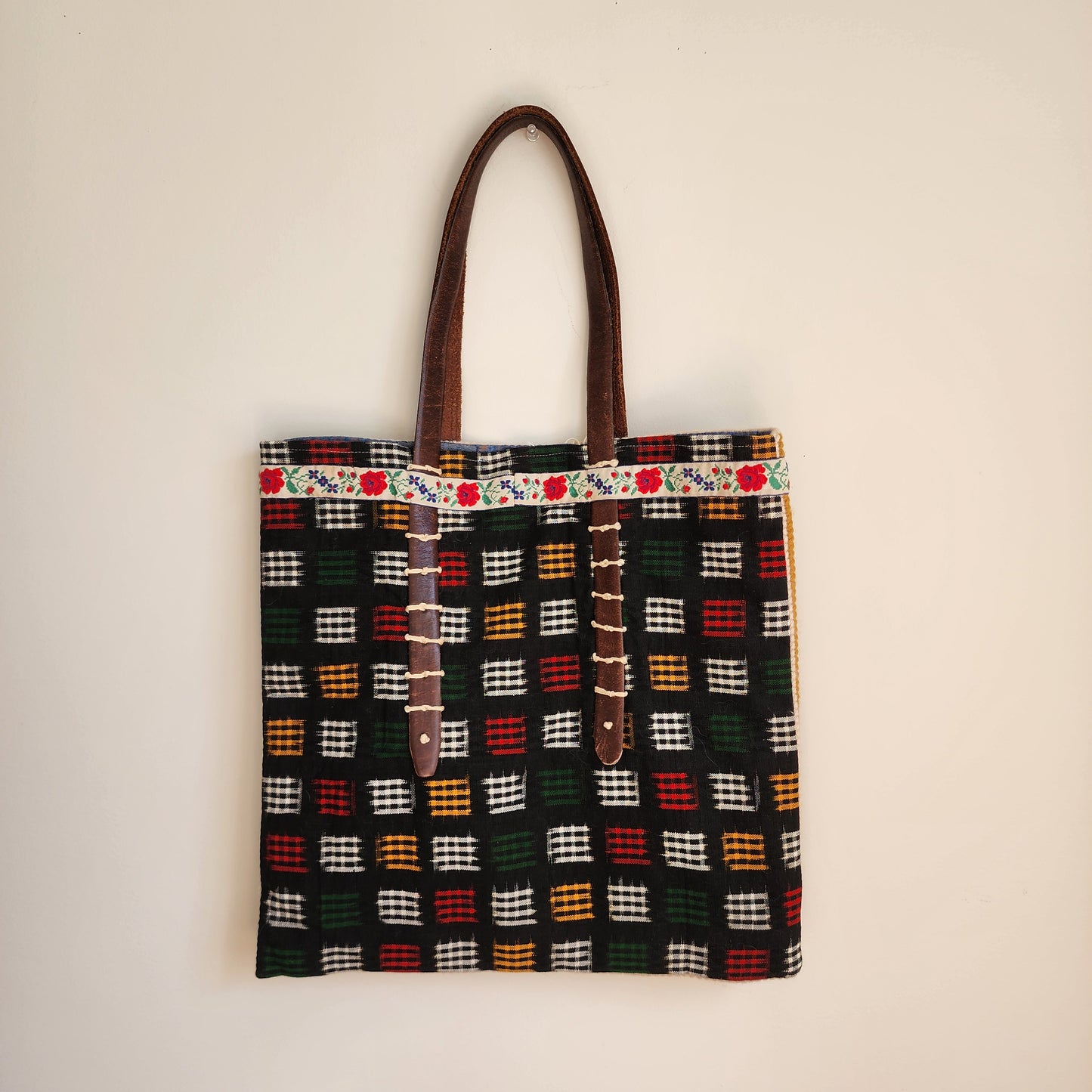 Tapestry tote bag
