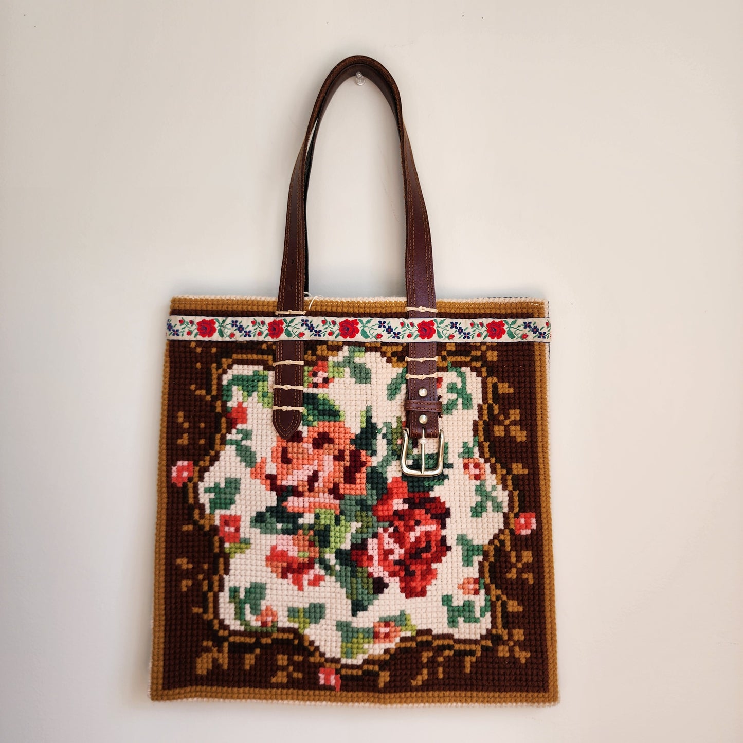 Tapestry tote bag